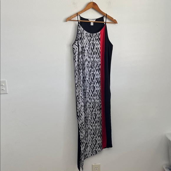 White House Black Market Asymmetrical Black and White Dress Red Stripe Size 8 - Picture 1 of 7